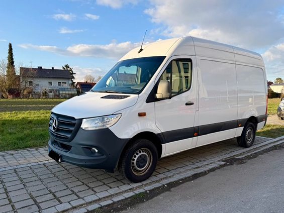 FAM Transportervermietung & Reifenservice inkl. Sicherheit Mercedes Sprinter mieten in Landshut oder in Moosburg bei FAM